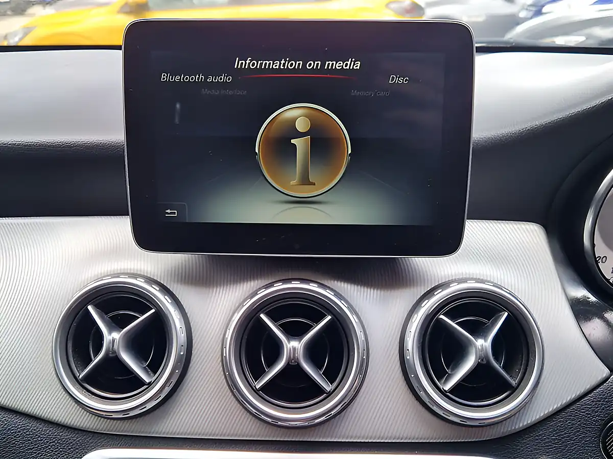 Used 2017 Mercedes-Benz Gla Sport (premium Plus) Grey - Interior and Exterior details 19