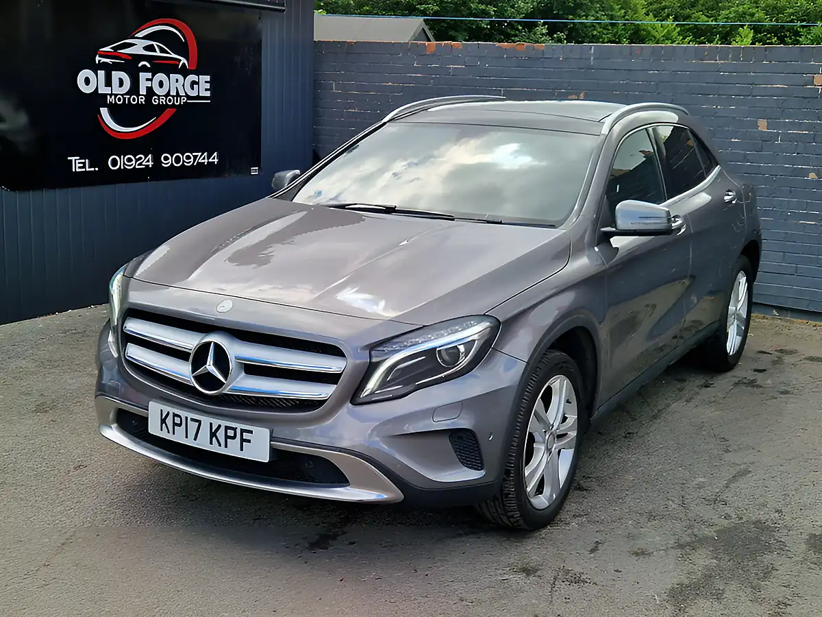 Used 2017 Mercedes-Benz Gla Sport (premium Plus) Grey - Interior and Exterior details 5