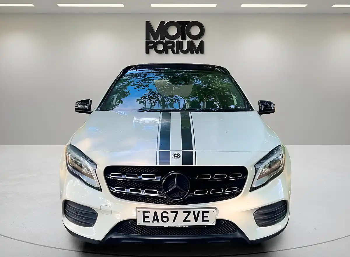 Used 2017 Mercedes-Benz Gla Whiteart Premium Plus White - Front View