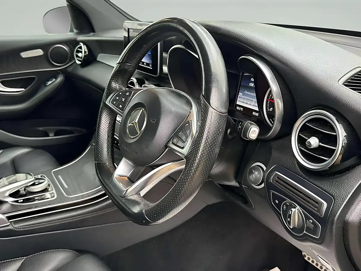 Used 2017 Mercedes-Benz Glc AMG Line Blue - Interior and Exterior details 4