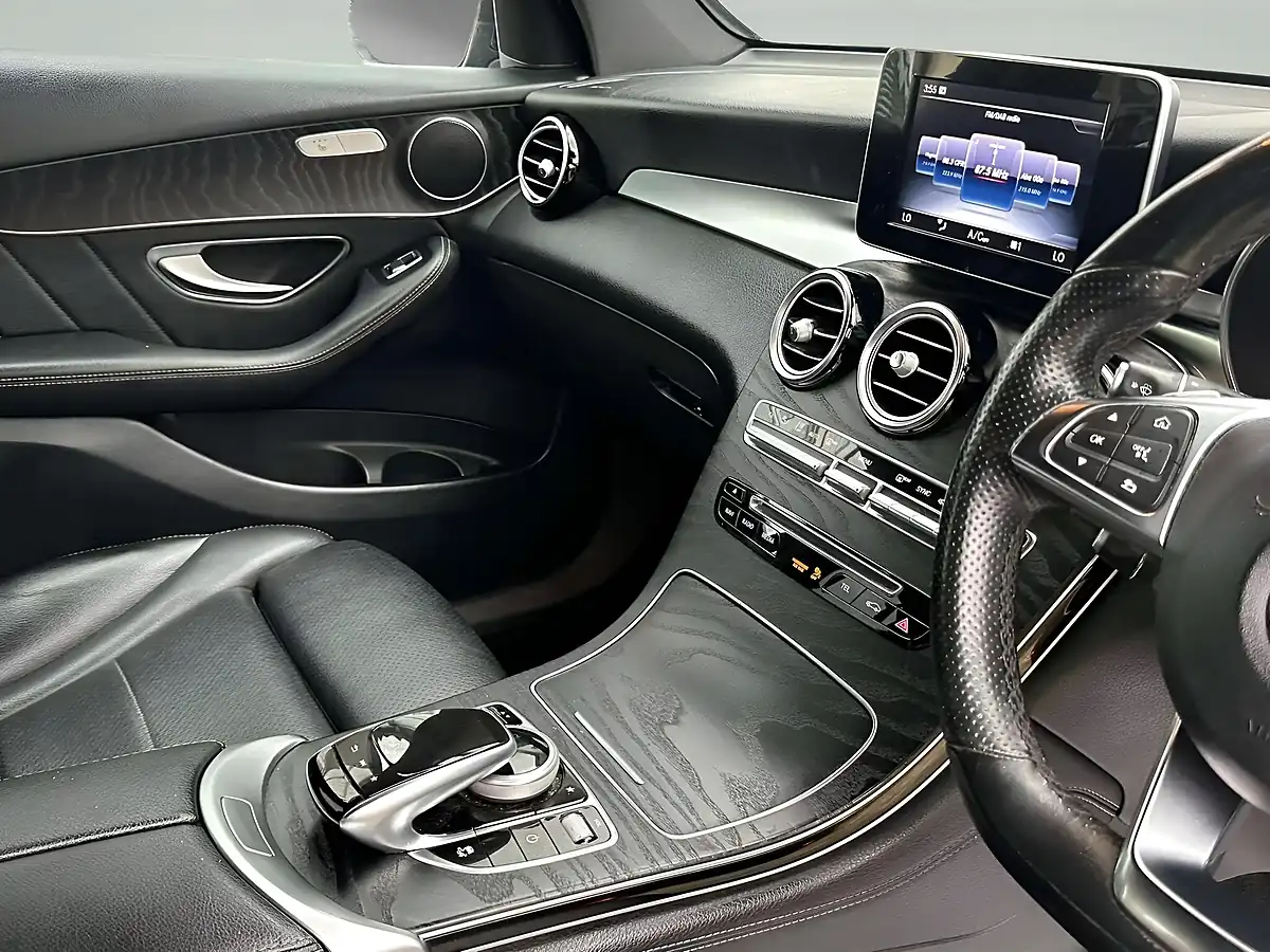 Used 2017 Mercedes-Benz Glc AMG Line Blue - Interior and Exterior details 5