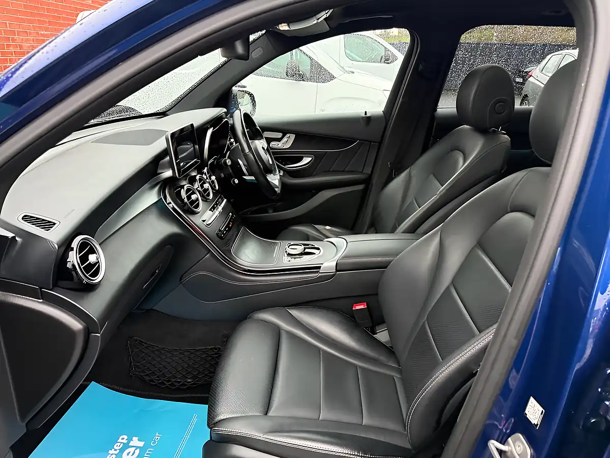 Used 2017 Mercedes-Benz Glc AMG Line (premium) Blue - Interior and Exterior details 17