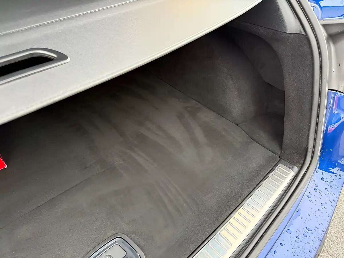 Used 2017 Mercedes-Benz Glc AMG Line (premium) Blue - Interior and Exterior details 8