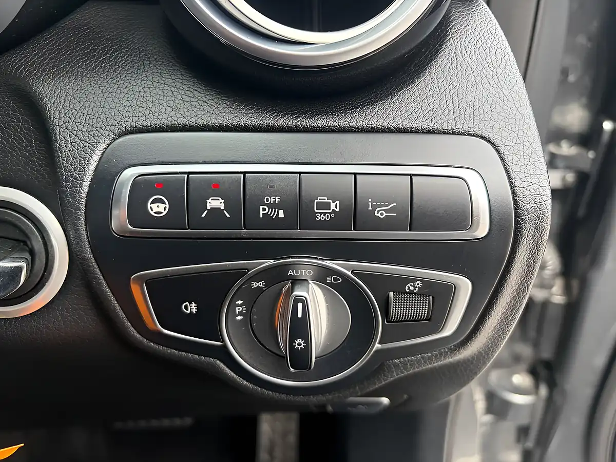 Used 2017 Mercedes-Benz Glc AMG Line (premium) Grey - Interior and Exterior details 19