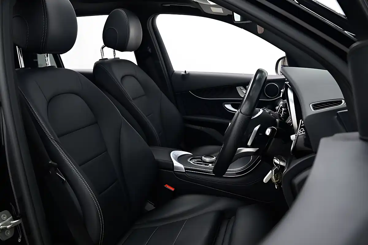 Used 2017 Mercedes-Benz Glc AMG Line (premium) Obsidian Black - Interior and Exterior details 10