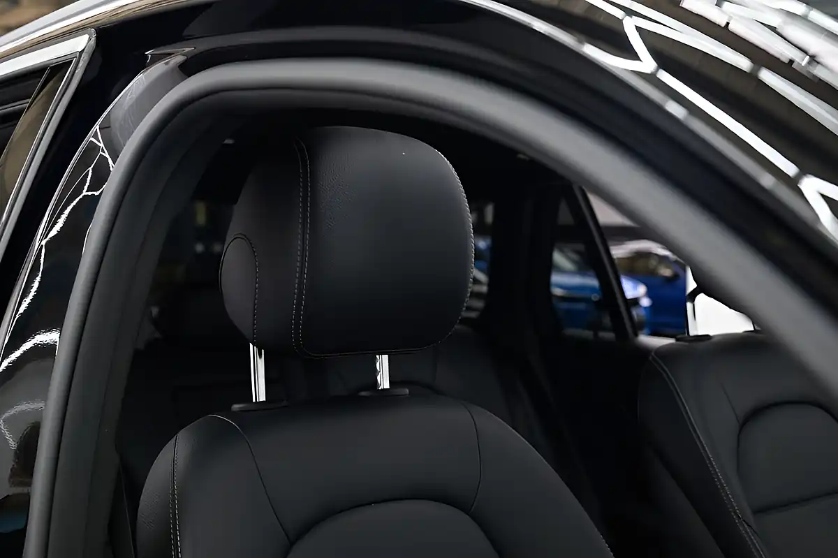 Used 2017 Mercedes-Benz Glc AMG Line (premium) Obsidian Black - Interior and Exterior details 11