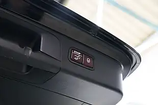 Used 2017 Mercedes-Benz Glc AMG Line (premium) Obsidian Black - Interior and Exterior details 13
