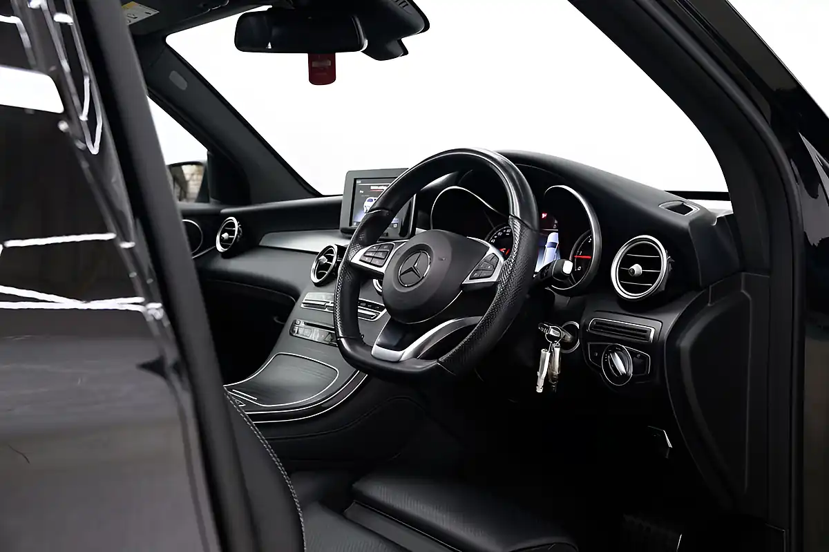 Used 2017 Mercedes-Benz Glc AMG Line (premium) Obsidian Black - Interior and Exterior details 9