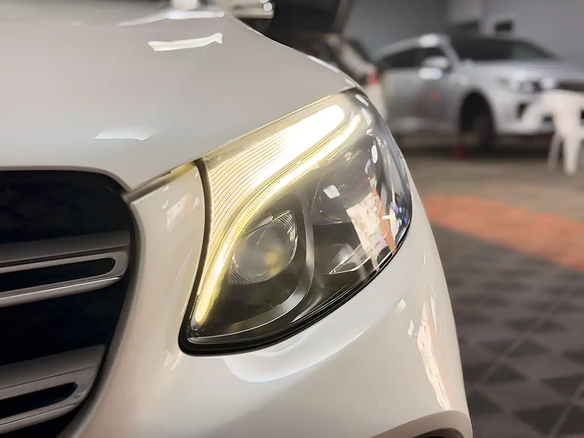 Used 2017 Mercedes-Benz Glc AMG Line Premium Plus Diamond White - Interior and Exterior details 19