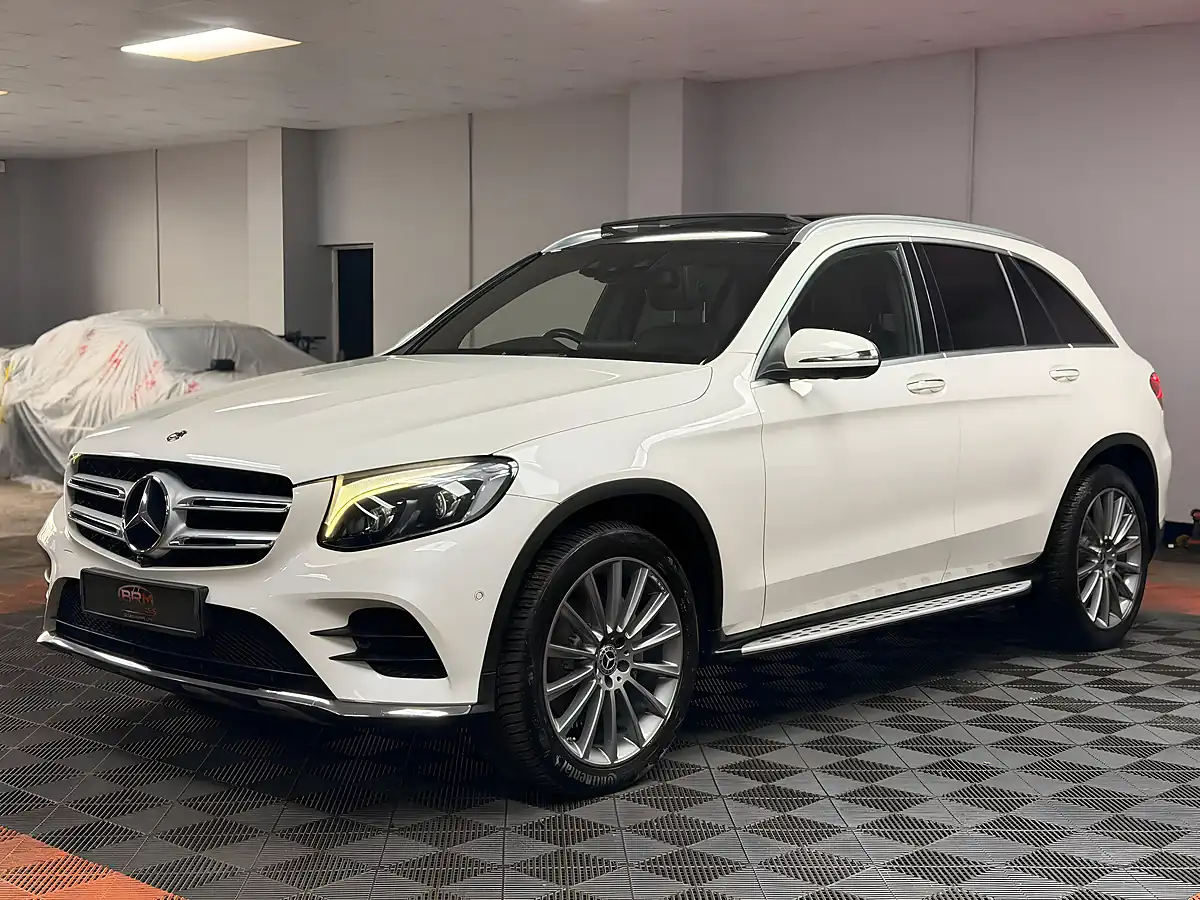 Used 2017 Mercedes-Benz Glc AMG Line Premium Plus Diamond White - Interior and Exterior details 3