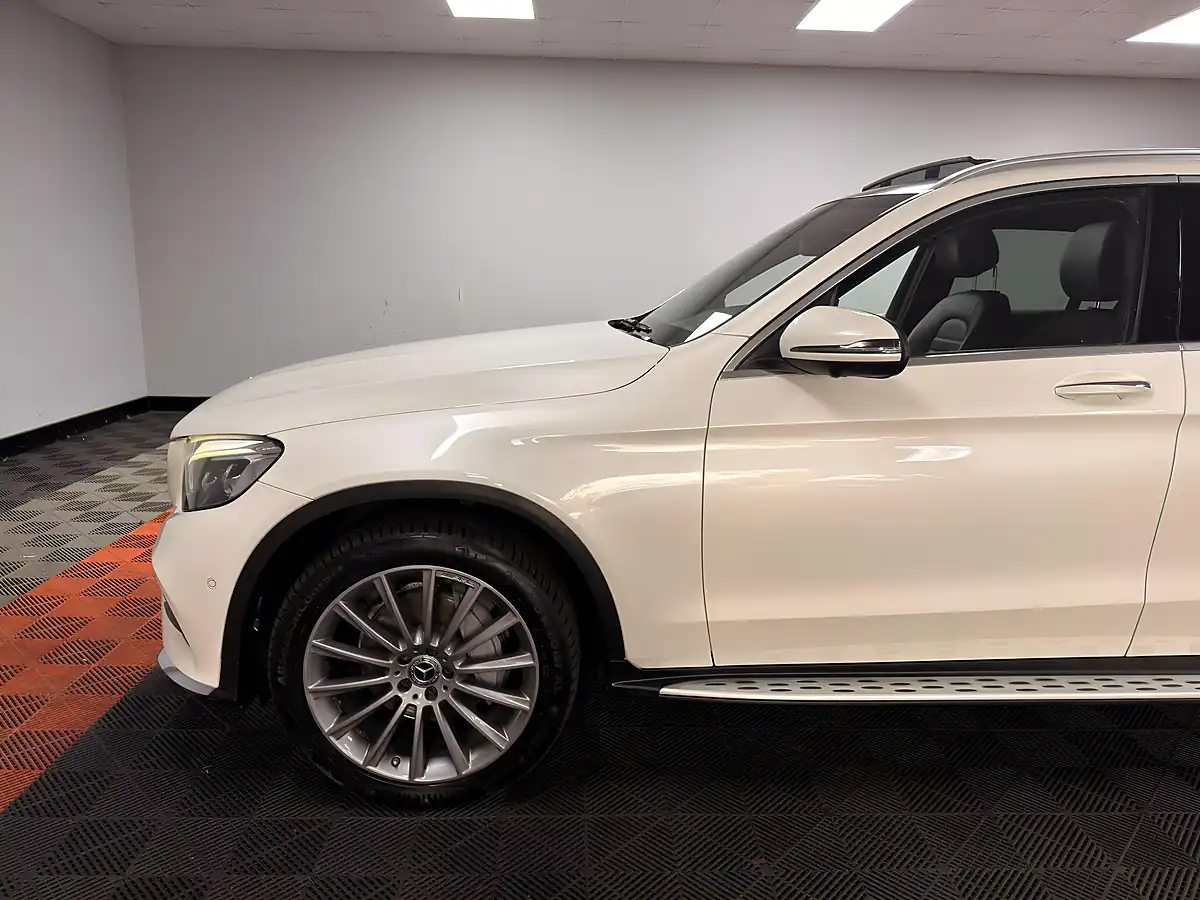 Used 2017 Mercedes-Benz Glc AMG Line Premium Plus Diamond White - Interior and Exterior details 8