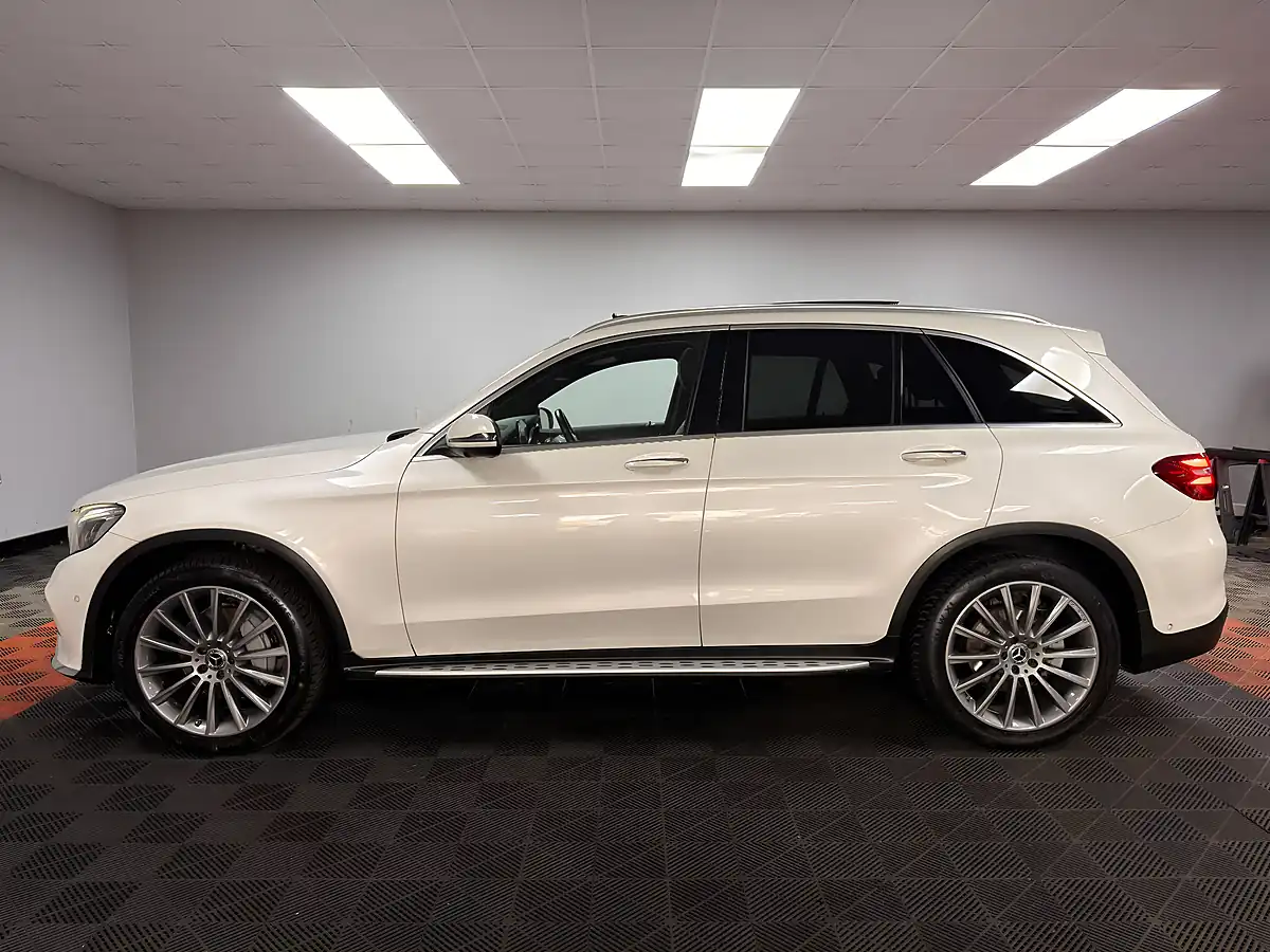 Used 2017 Mercedes-Benz Glc AMG Line Premium Plus Diamond White - Interior and Exterior details 9