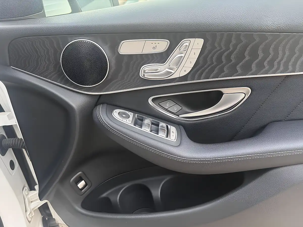 Used 2017 Mercedes-Benz Glc AMG Line (premium) White - Interior and Exterior details 14