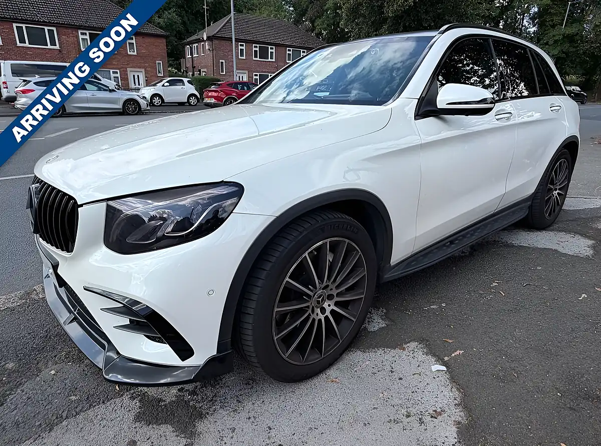 Used 2017 Mercedes-Benz Glc AMG Line White - Front View