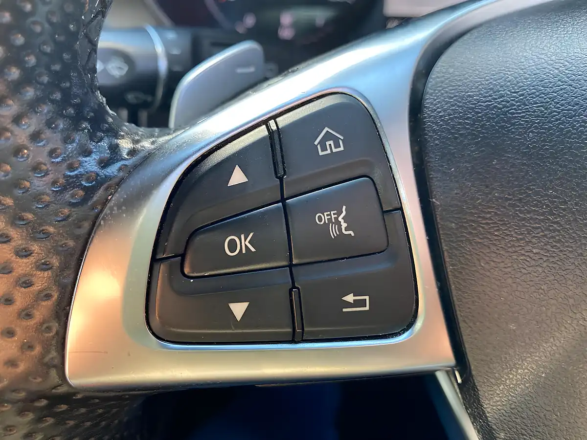 Used 2017 Mercedes-Benz Glc AMG Line White - Interior and Exterior details 8