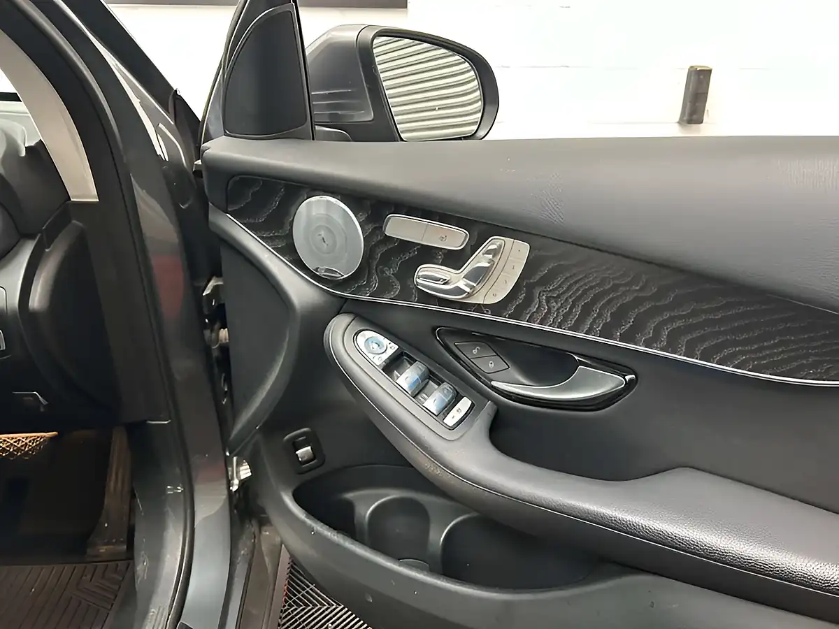 Used 2017 Mercedes-Benz Glc Sport (premium Plus) Grey - Interior and Exterior details 12