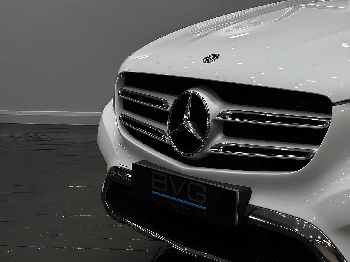 Used 2017 Mercedes-Benz Glc Sport Premium White - Interior and Exterior details 10