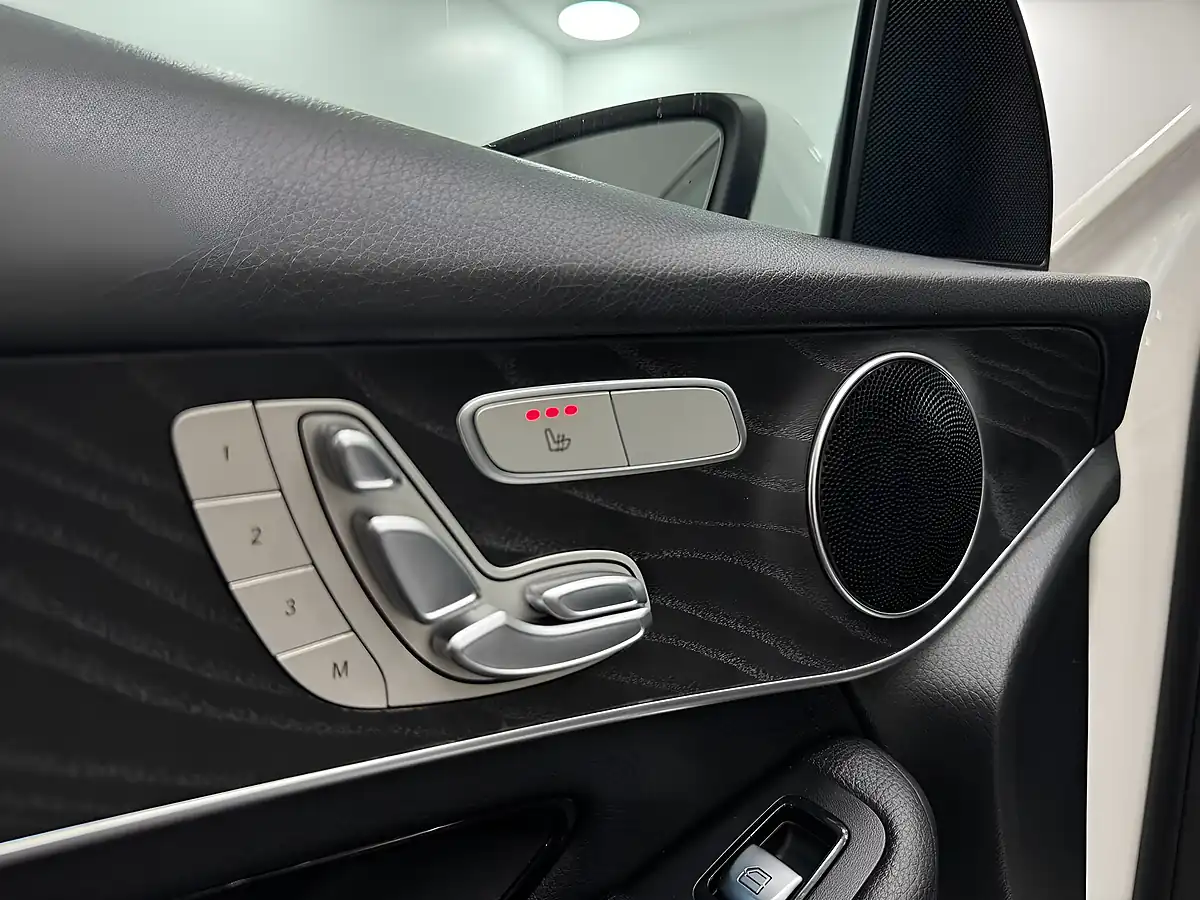 Used 2017 Mercedes-Benz Glc Sport Premium White - Interior and Exterior details 17