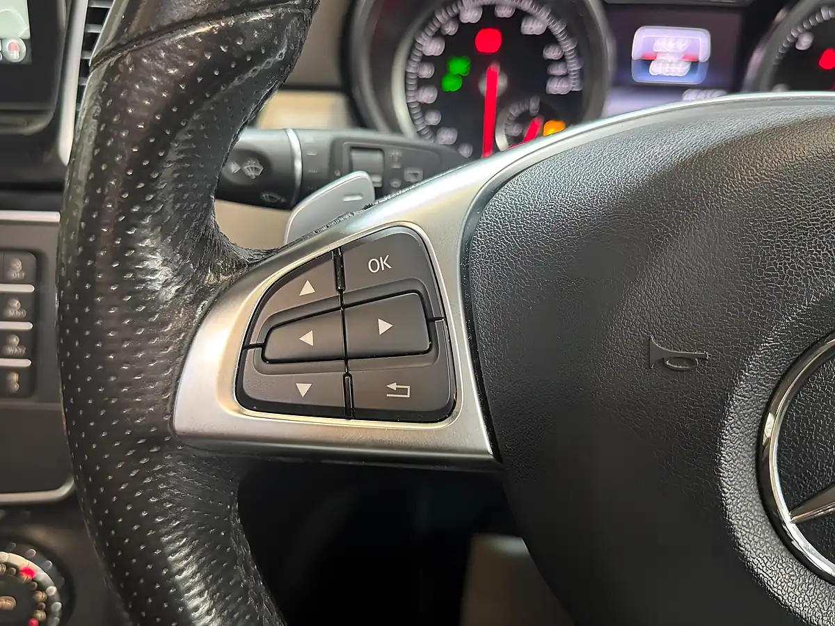 Used 2017 Mercedes-Benz Gle AMG Line Premium Plus Black - Interior and Exterior details 10