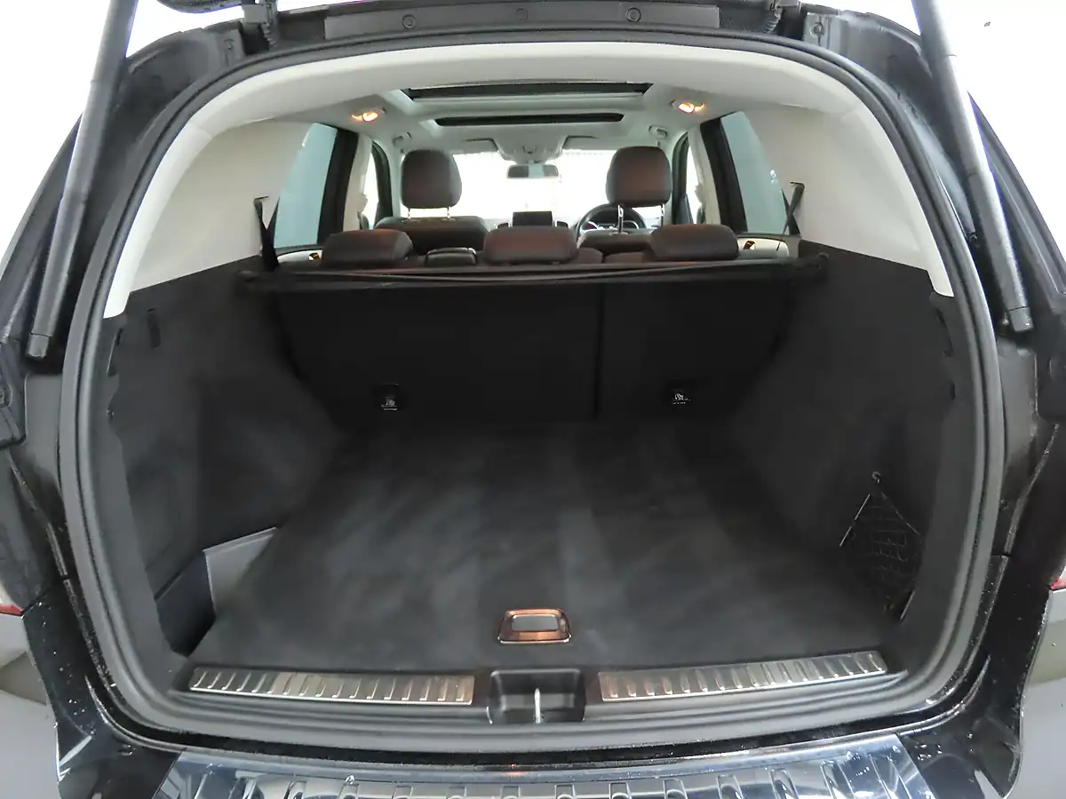 Used 2017 Mercedes-Benz Gle AMG Line Premium Plus Black - Interior and Exterior details 12