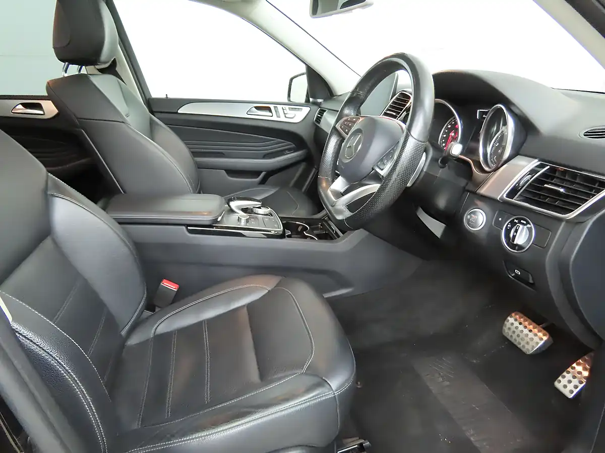 Used 2017 Mercedes-Benz Gle AMG Line Premium Plus Black - Interior and Exterior details 8