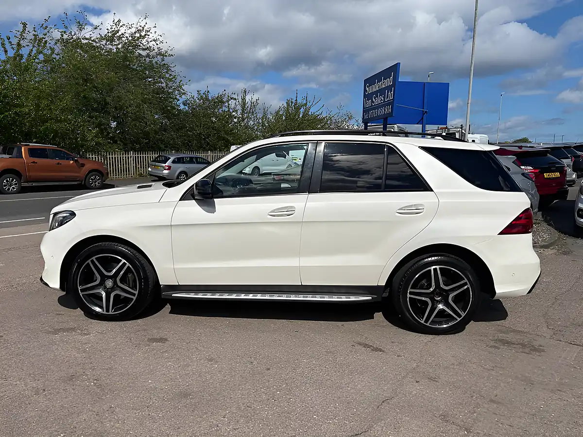 Used 2017 Mercedes-Benz Gle AMG Line (premium Plus) White - Interior and Exterior details 6