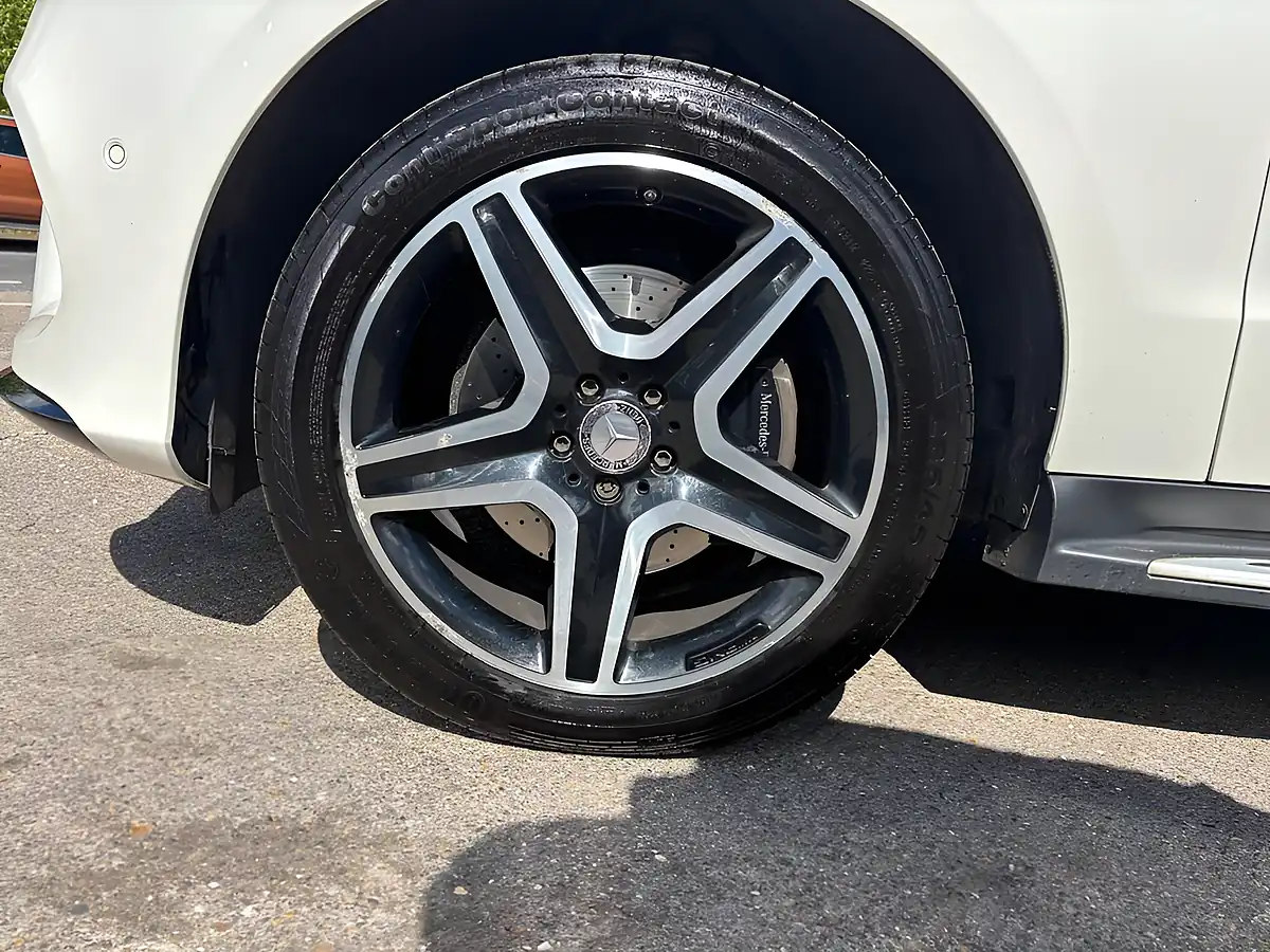 Used 2017 Mercedes-Benz Gle AMG Line (premium Plus) White - Interior and Exterior details 8