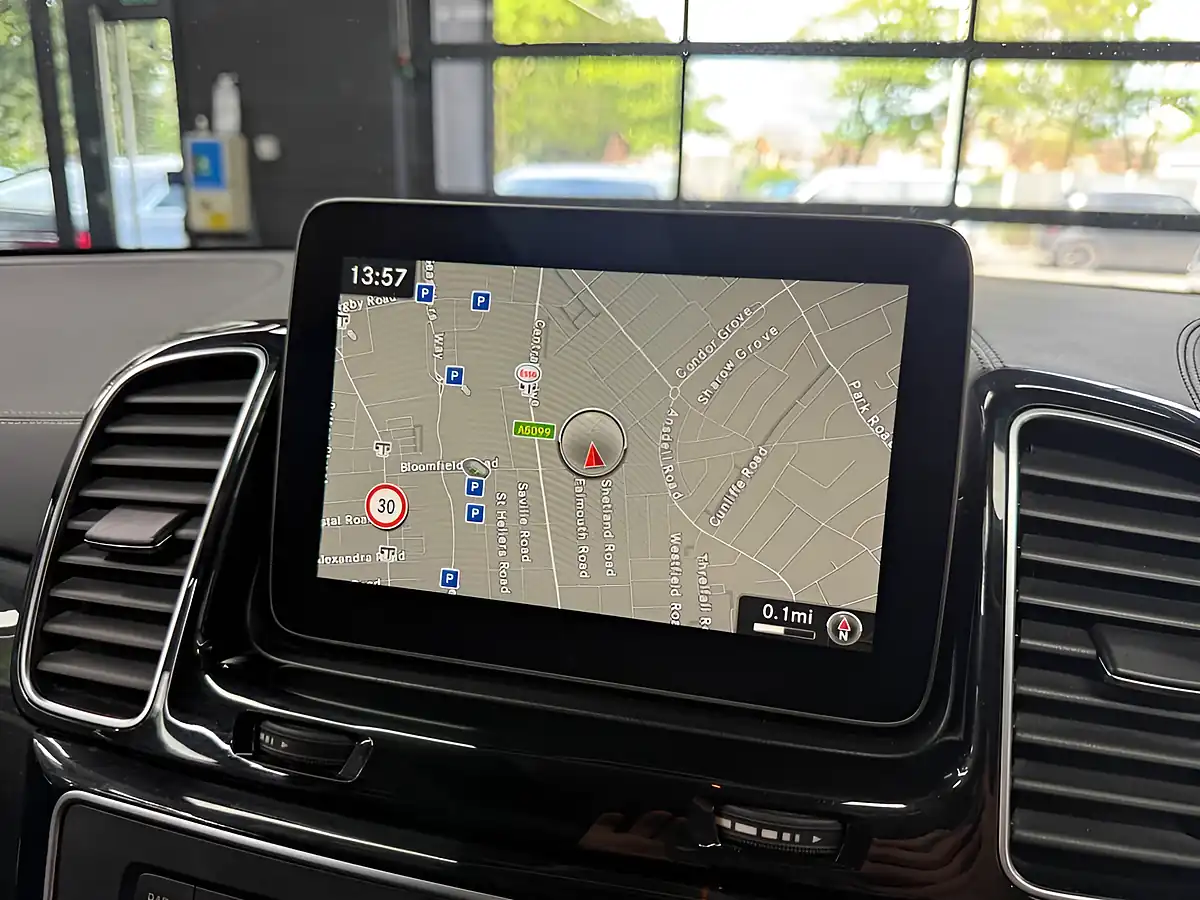 Used 2017 Mercedes-Benz Gle S (premium) White - Interior and Exterior details 19