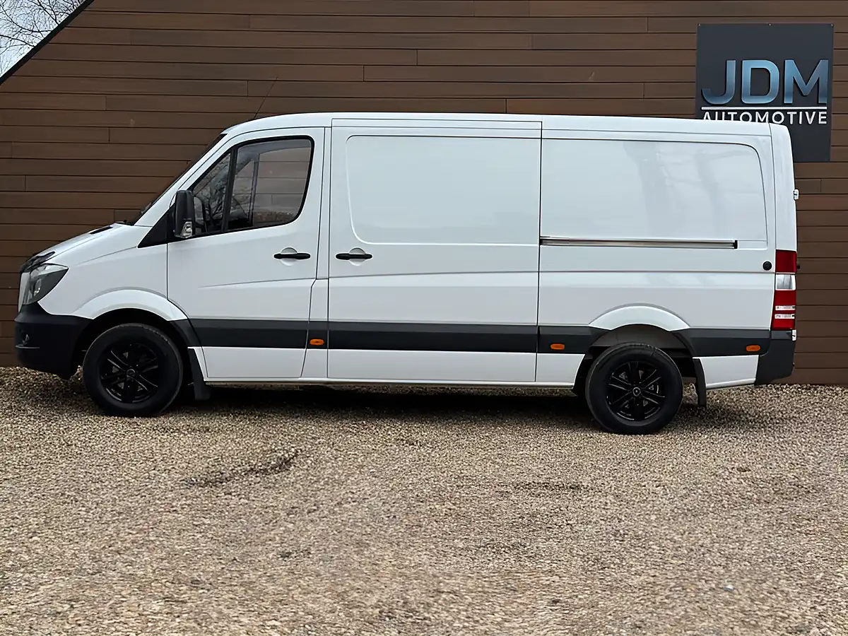 Used 2017 Mercedes-Benz Sprinter 214 White - Interior and Exterior details 8