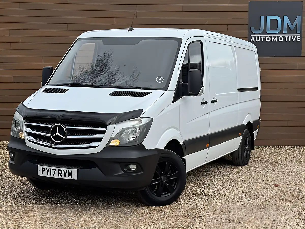 Used 2017 Mercedes-Benz Sprinter 214 White - Interior and Exterior details 9
