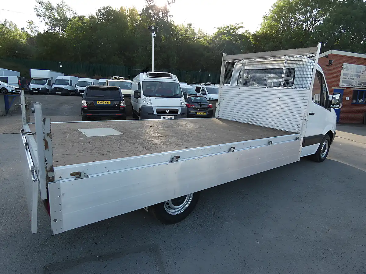 Used 2017 Mercedes-Benz Sprinter 314 White - Interior and Exterior details 11