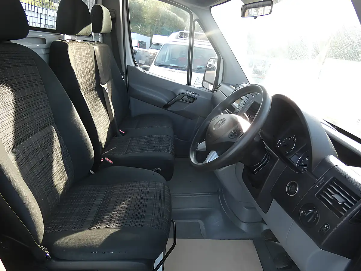 Used 2017 Mercedes-Benz Sprinter 314 White - Interior and Exterior details 2