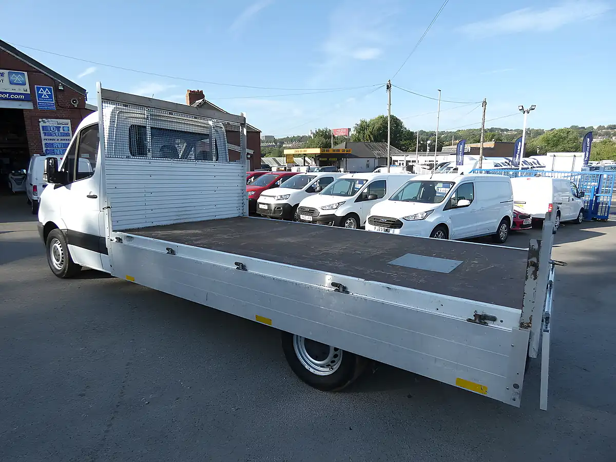 Used 2017 Mercedes-Benz Sprinter 314 White - Interior and Exterior details 20