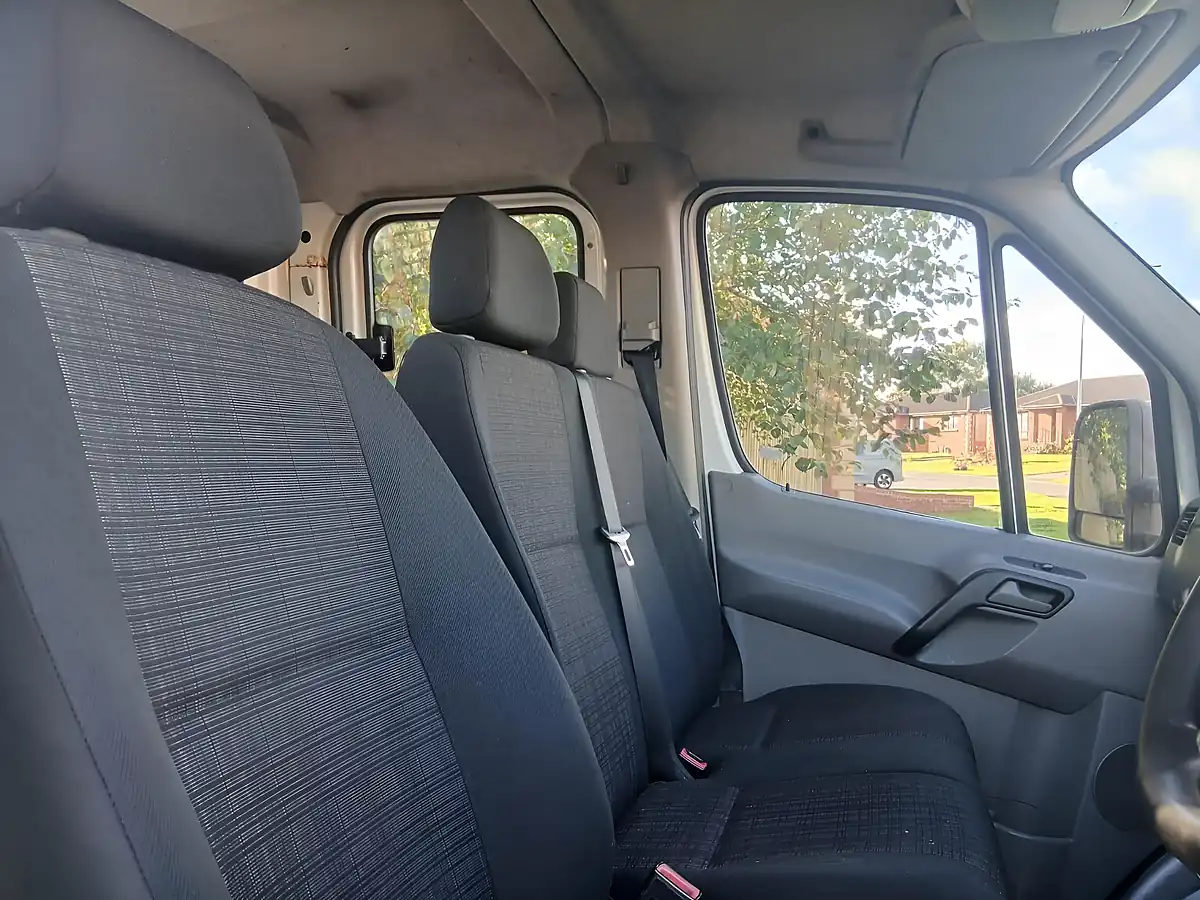 Used 2017 Mercedes-Benz Sprinter Chassis Cab White - Interior and Exterior details 8
