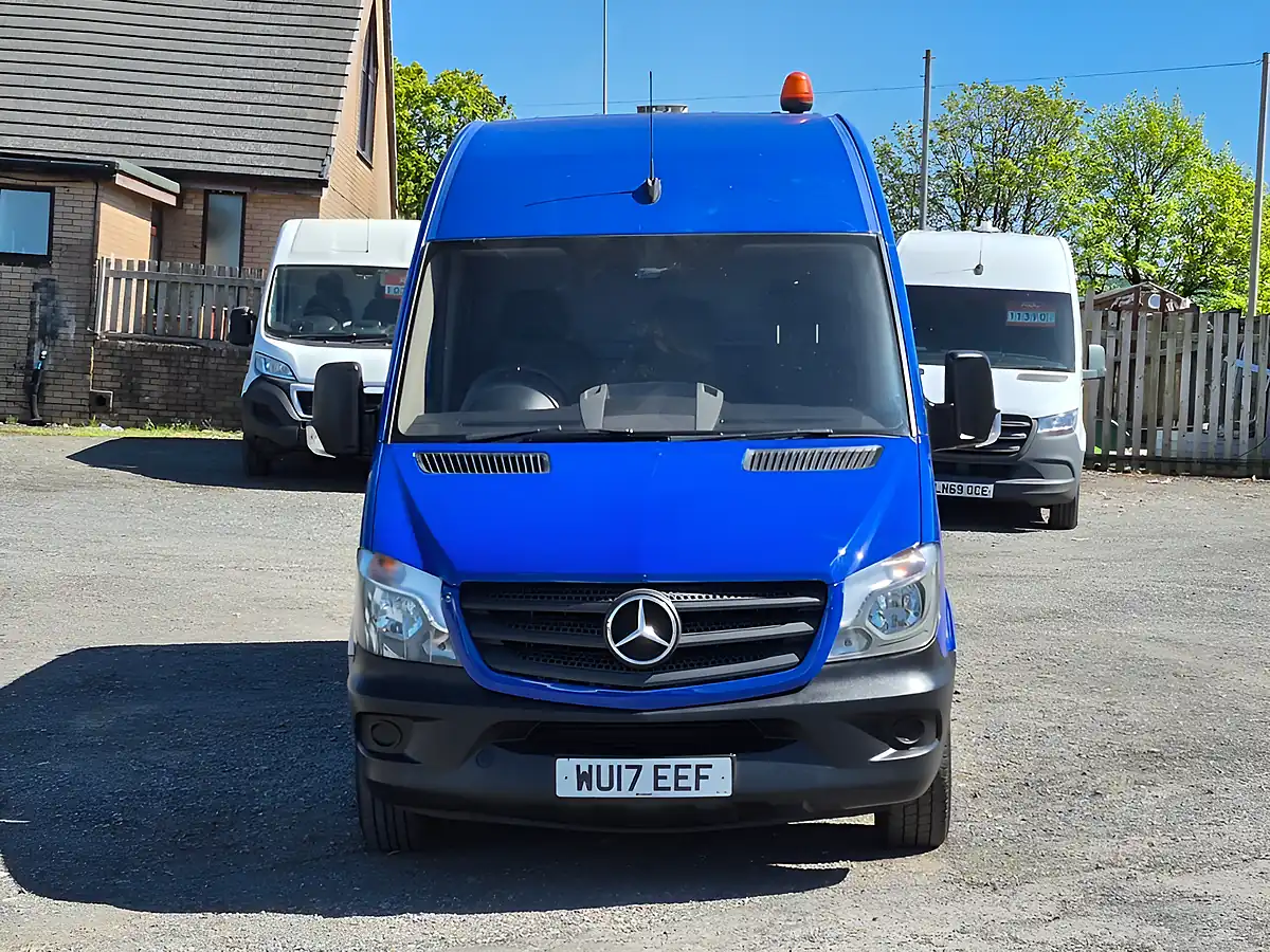 Used 2017 Mercedes-Benz Sprinter Mwb Blue - Interior and Exterior details 10