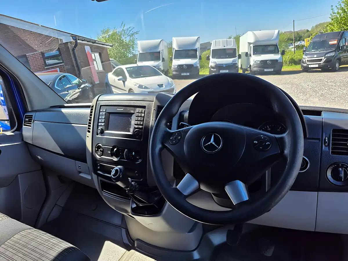 Used 2017 Mercedes-Benz Sprinter Mwb Blue - Interior and Exterior details 8