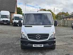 Used 2017 Mercedes-Benz Sprinter Mwb Low Roof White - Interior and Exterior details 11