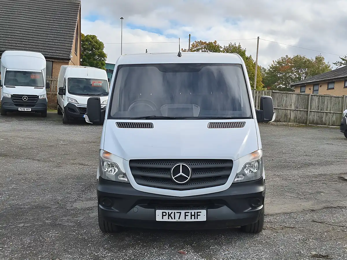 Used 2017 Mercedes-Benz Sprinter Mwb Low Roof White - Interior and Exterior details 11