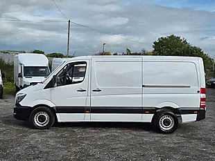 Used 2017 Mercedes-Benz Sprinter Mwb Low Roof White - Interior and Exterior details 5