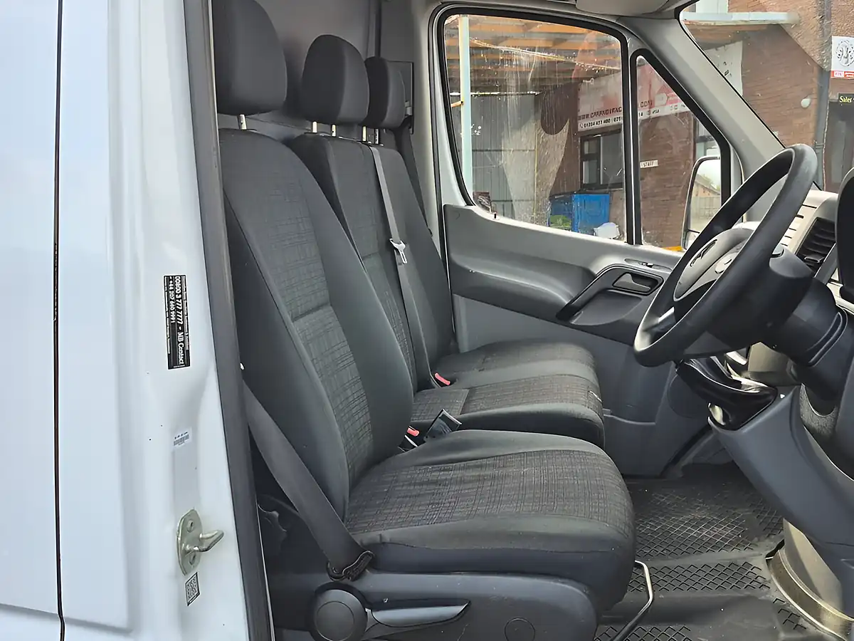 Used 2017 Mercedes-Benz Sprinter Mwb Low Roof White - Interior and Exterior details 8