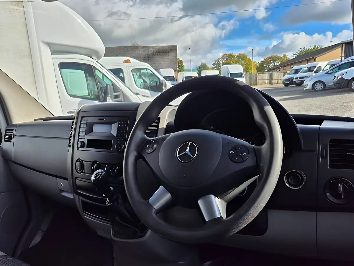 Used 2017 Mercedes-Benz Sprinter Mwb Low Roof White - Interior and Exterior details 9