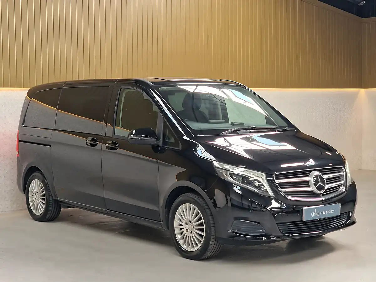 Used 2017 Mercedes-Benz V-Class Se Obsidian Black - Interior and Exterior details 13