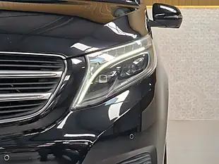 Used 2017 Mercedes-Benz V-Class Se Obsidian Black - Interior and Exterior details 8