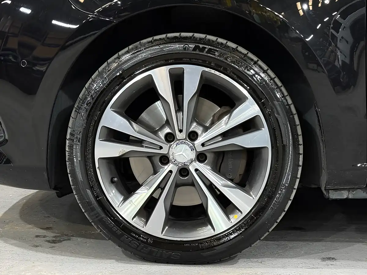 Used 2017 Mercedes-Benz V-Class Sport Black - Interior and Exterior details 10