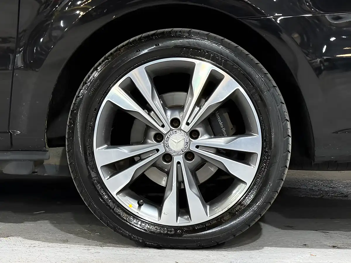 Used 2017 Mercedes-Benz V-Class Sport Black - Interior and Exterior details 15