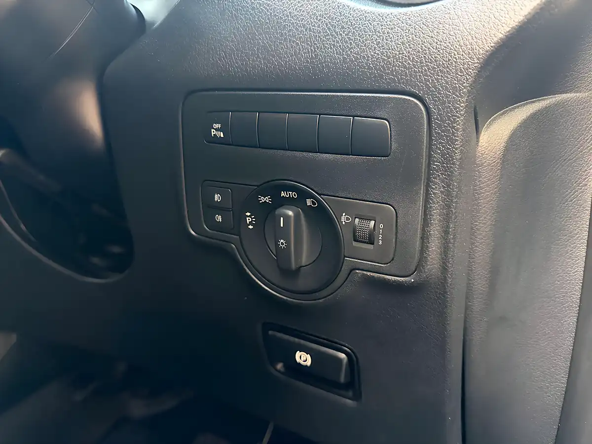 Used 2017 Mercedes-Benz Vito 119 Sport Grey - Interior and Exterior details 17