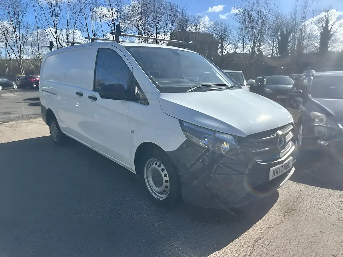 Used 2017 Mercedes-Benz Vito L2 White - Front View