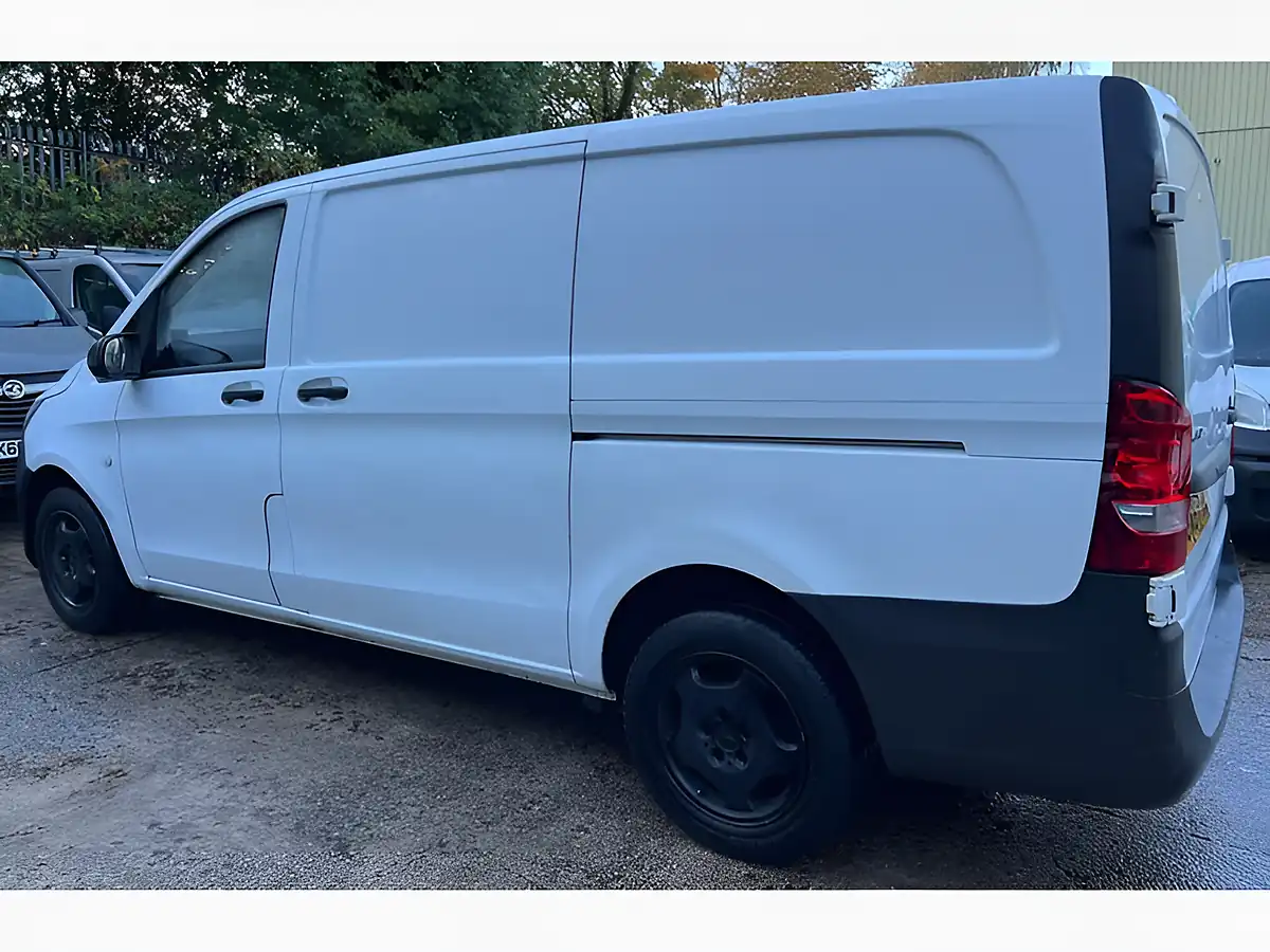 Used 2017 Mercedes-Benz Vito L2 White - Interior and Exterior details 10