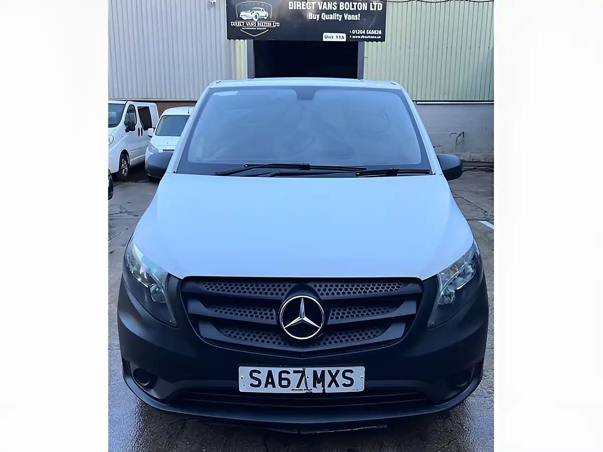 Used 2017 Mercedes-Benz Vito L2 White - Interior and Exterior details 12