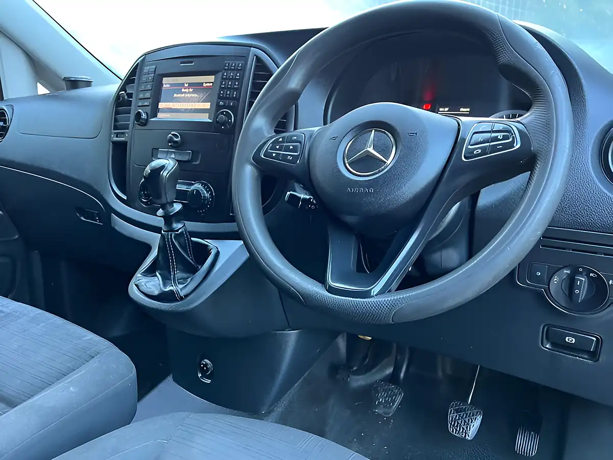 Used 2017 Mercedes-Benz Vito L2 White - Interior and Exterior details 14